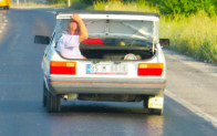 Otomobil bagajında tehlikeli yolculuk