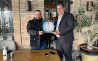 Ülkücü Şehit Oğlu Ali Uğur Akbaş’a Gazeteci Ferhat Aydoğan’dan Ödül