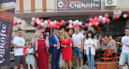 ÖZGÜR USTA ÇİĞKÖFTE DERYASI 4.MERKEZ ŞUBESİNİ DİLLERE DESTAN BİR TÖRENLE AÇTI