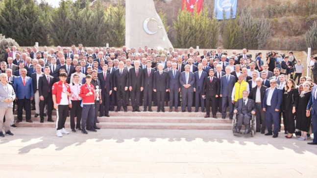 MİLLİYETÇİ HAREKET PARTİSİ LİDERİ GENEL BAŞKANIMIZ SAYIN DEVLET BAHÇELİ BEYİMİZLE BULUŞMAMIZ