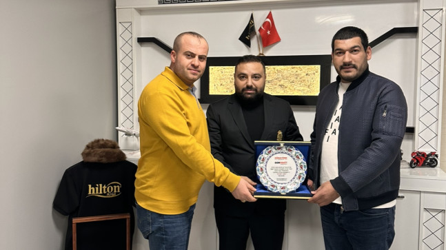 Hilton Halı Yöneticisi Aydın Yüksel’e Büyük Ödül