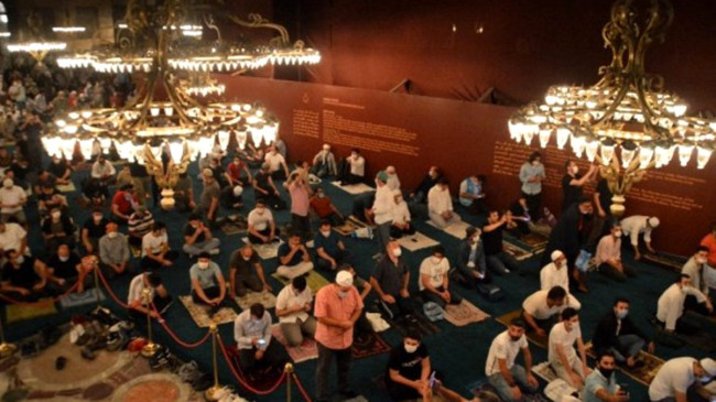 Ayasofya’da ilk sabah namazı kılındı