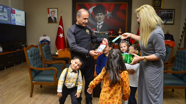 OKULLARDAN ADANA  İL EMNİYET MÜRÜRÜ DOĞAN İNCİ’YE ANLAMLI ZİYARET