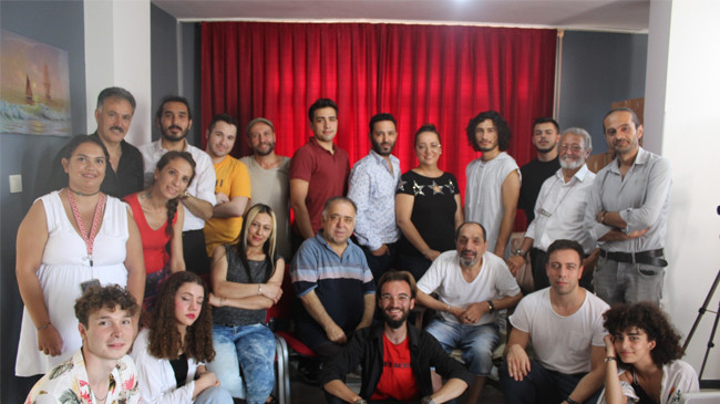 ÜNLÜ YÖNETMEN MEHMET ALİ GÜNDOĞDU EFSANE OYUNCULAR YETİŞTİRİYOR