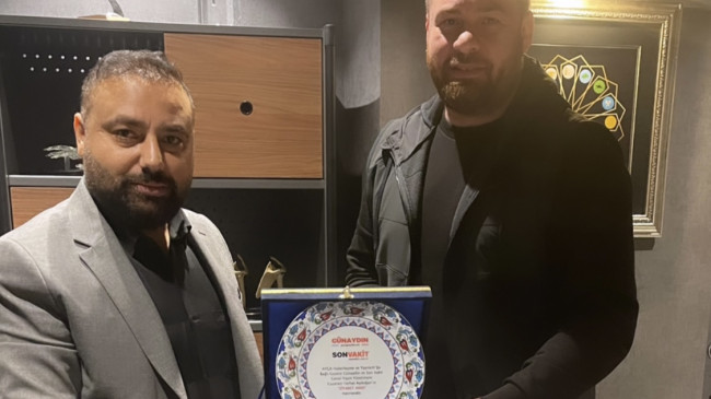 İş İnsanı Sadık Sivri’ye Onur Plaketi