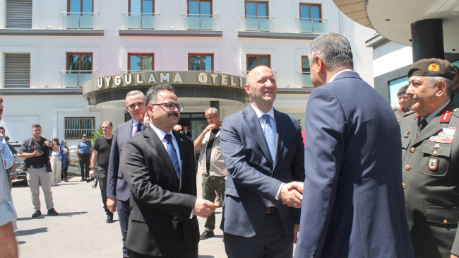 KAMU YÖNETİMİNDE BAŞARI TESCİLLENDİ