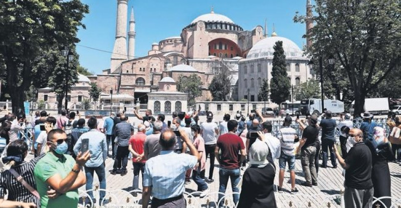 2 imam 4 müezzin görev yapacak