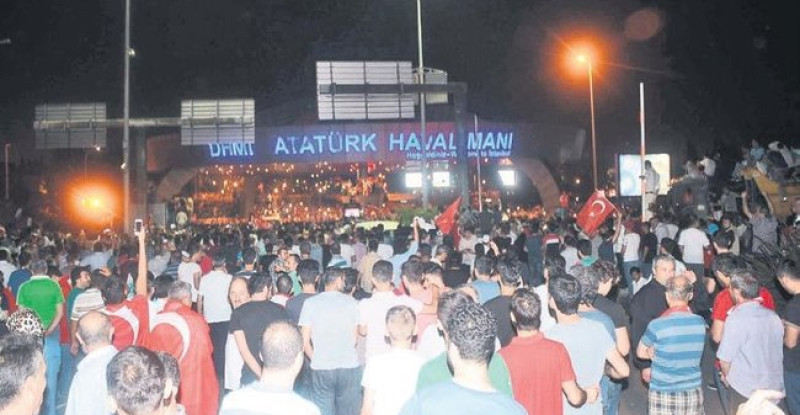 Jetler uçuyor camlar patlıyordu