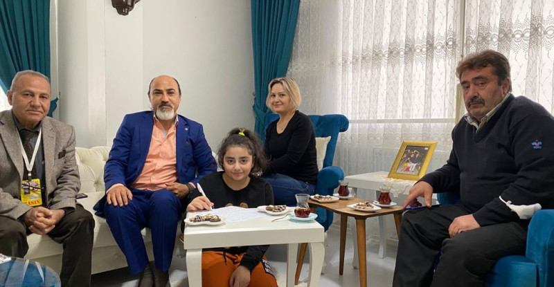 Ersin Eser  ”bizimle bu yolda yürüyen tüm veli ve öğrencilerimize sonsuz teşekkür ederiz”