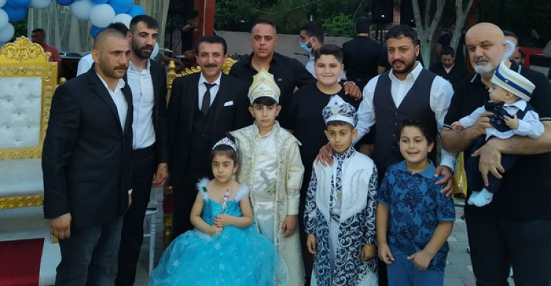 AKIN AİLESİ’NİN DİLLERE DESTAN SÜNNET ŞÖLENİ MUHTEŞEMDİ