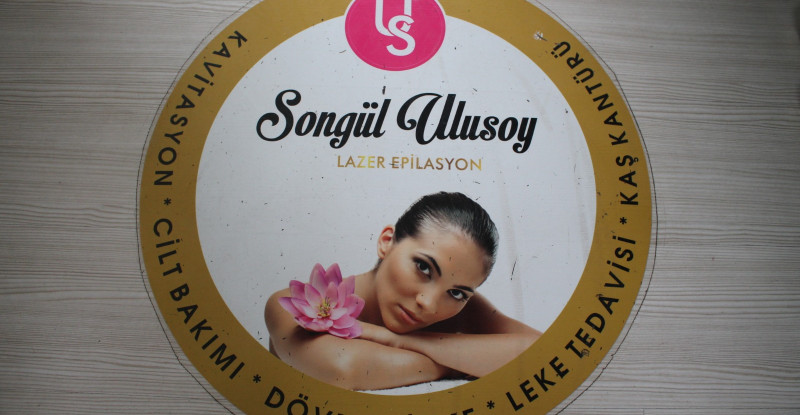GÜZELLİK UZMANI USTA ÖĞRETİCİSİ SONGÜL ULUSOY YILIN EN BAŞARILI GENÇ GİRİŞİMCİ İŞ KADINI SEÇİLDİ