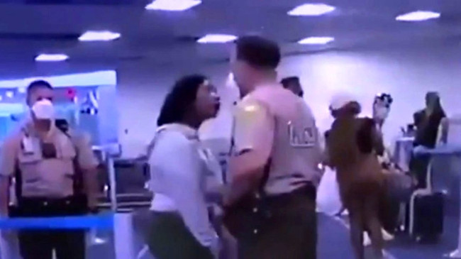 ABD’de polisin siyahi bir kadına yumruk atması tepkilere neden oldu