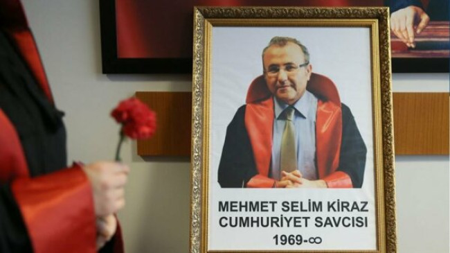 Yargıtay Savcı Mehmet Selim Kiraz’ın makam odasında şehit edilmesine ilişkin davada sanıklara verilen hapis cezalarını onadı