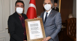 Adıyaman Valisi Mahmut Çuhadar’a Çok Anlamlı Hediye