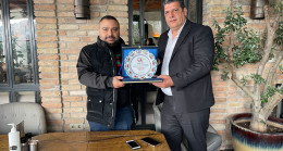 Ülkücü Şehit Oğlu Ali Uğur Akbaş’a Gazeteci Ferhat Aydoğan’dan Ödül