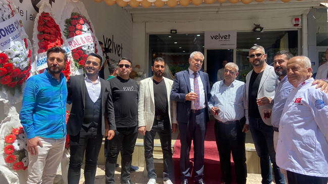 VELVET AKSESUAR &  PERDE  T.ÖZALDA  DİLLERE DESTAN BİR TÖRENLE İLE HİZMETE AÇILDI