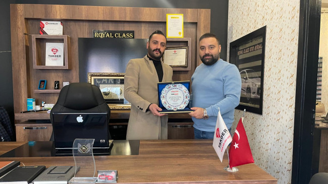 Royal Class Rent A Car Yöneticisine Ödül
