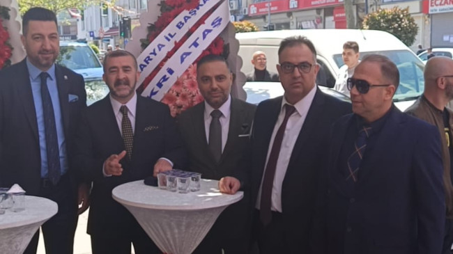 Türkiye Yüzyılı Partisi İstanbul İl Başkanlığı Mehter Eşliğinde Büyük Bir Törenle Açıldı