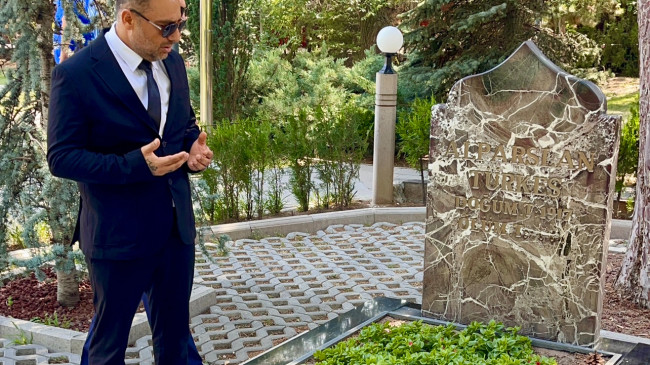 Türk Siyasetinin Üç Büyük Çınarına Vefa Ziyareti