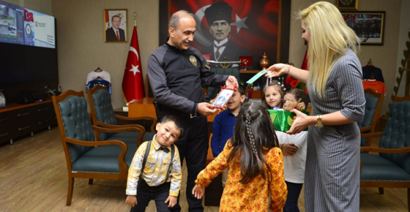 OKULLARDAN ADANA  İL EMNİYET MÜRÜRÜ DOĞAN İNCİ’YE ANLAMLI ZİYARET