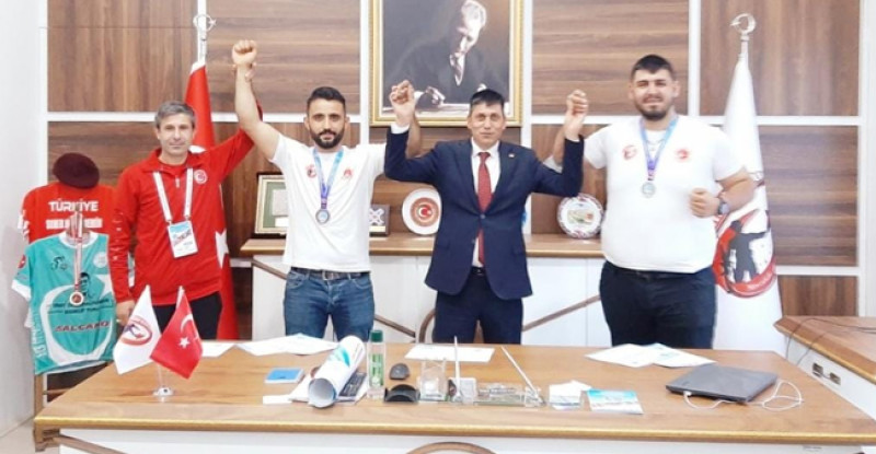 15 TEMMUZ ŞEHİDİMİZ ÖMER HALİSDEMİR’İN ANISINI YAŞATMAK İÇİN KURULAN  VATAN YILDIZLARI SPOR KULÜBÜ BAŞARIDAN BAŞARIYA KOŞUYOR