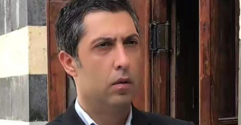 Ünlü Oyuncu Zeki AK Kimdir?