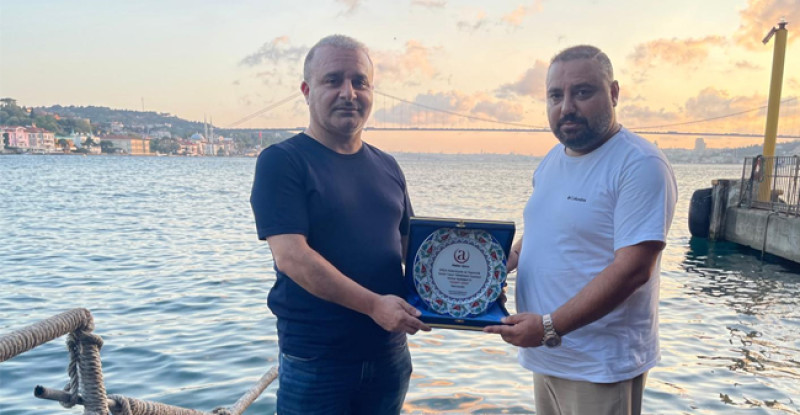 Cemil Topal’a Yılın Ödülü