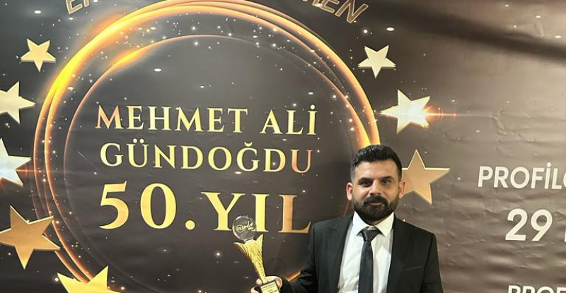 İŞ  İNSANI NAİM GÜLOĞLU YILIN GİRİŞİMCİ İŞ İNSANLARI ARASINDA ÖDÜLÜNÜ ALDI