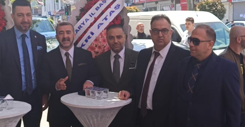Türkiye Yüzyılı Partisi İstanbul İl Başkanlığı Mehter Eşliğinde Büyük Bir Törenle Açıldı